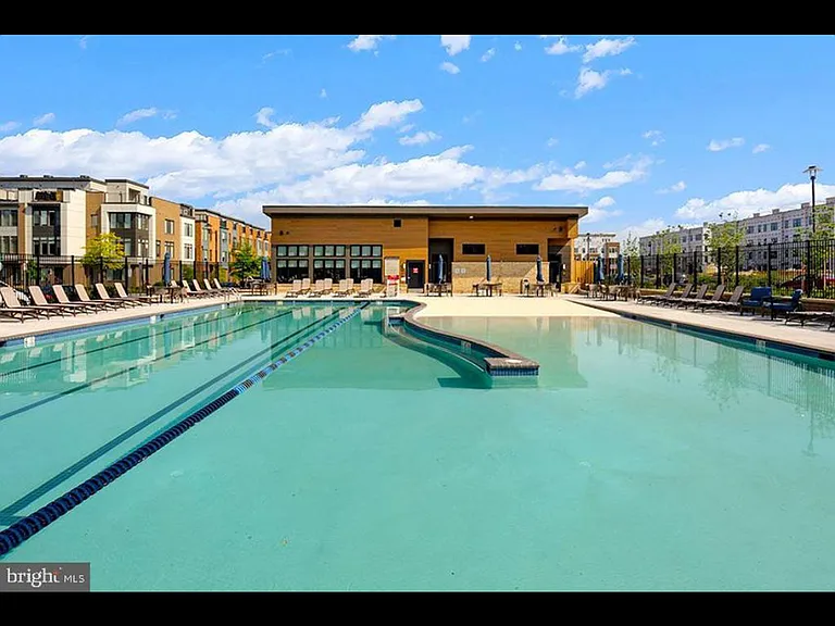 seasonal pool open May to Sep