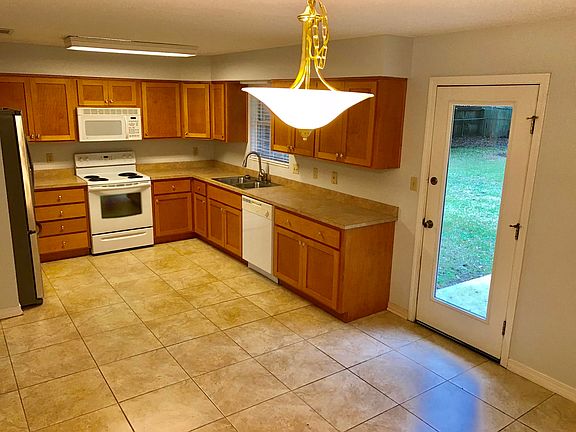 5th image of 543 Juanita Dr