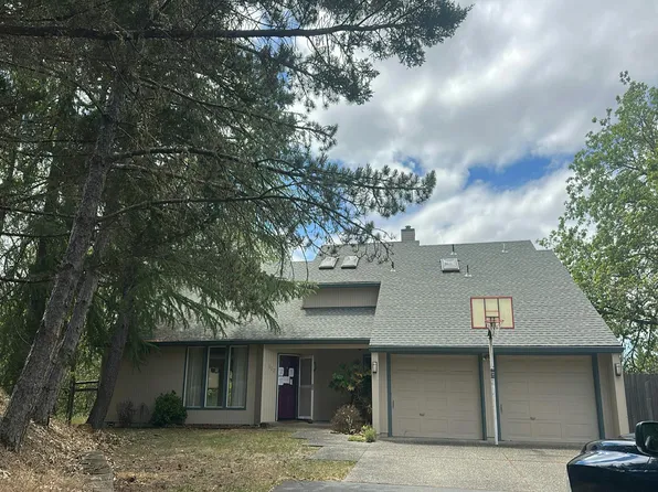 522 NW Woodson Dr, Grants Pass, OR 97526