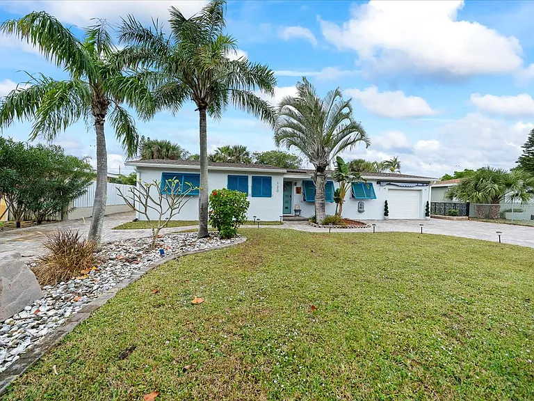 120 Flamingo Dr #1 — Photo 30