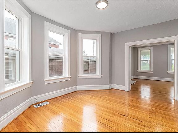 3rd image of 1522 Tamm Ave