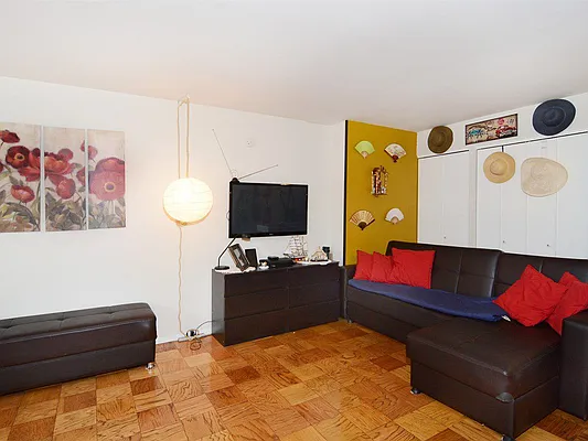 Sold by Robert E. Hill  | media 20