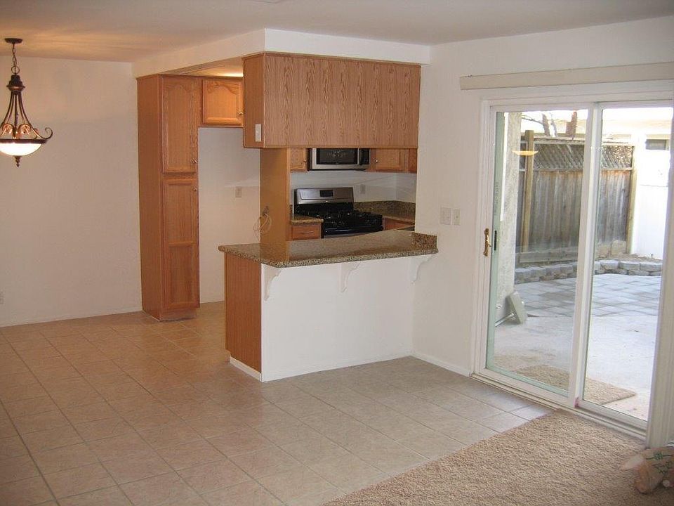 1st image of 44526 La Paz Rd