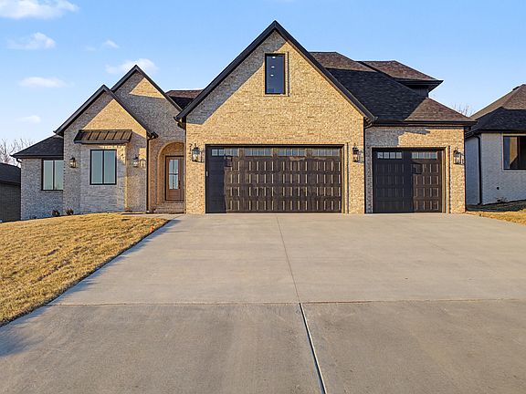 4th image of 2157 North Silver Charm Avenue