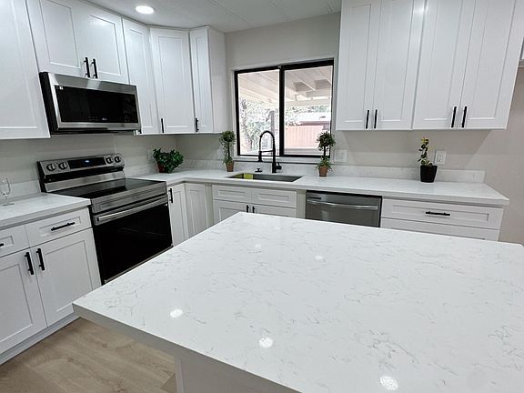 5th image of 1217 W BIRCHWOOD Road