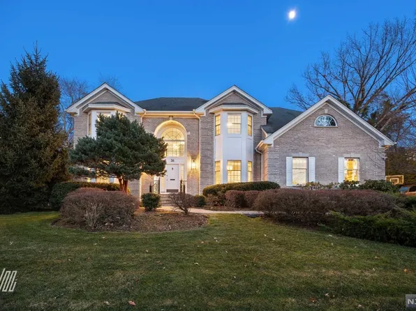 26 Arnold Ave, Closter, NJ 07624