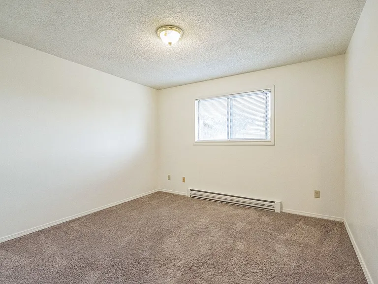 20th Ave Apartments — Photo 16