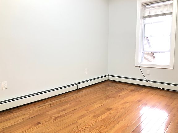 4th image of 6 Tonnelle Ave #33E