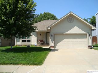 8432 Weber St, Omaha, NE 68122