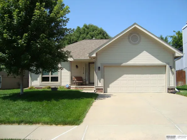 8432 Weber St, Omaha, NE 68122