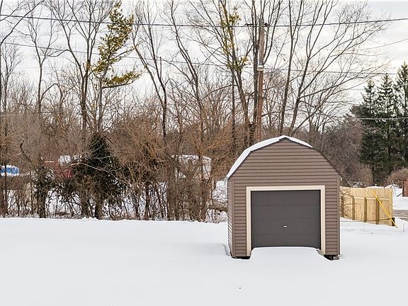 5th image of 1584 N Central Dr