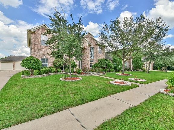 2nd image of 18026 Oak Park Bend Ln