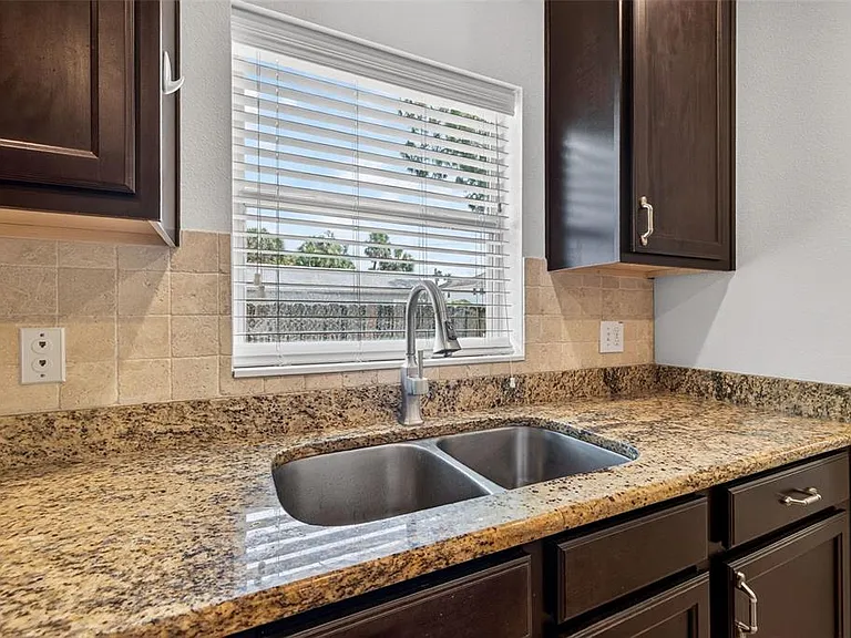 3204 W Marlin Ave — Photo 16