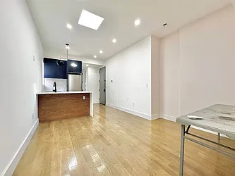 119 Boerum Street, #2R