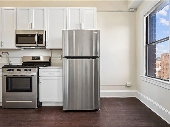 3rd image of 1616 16th St NW APT 703