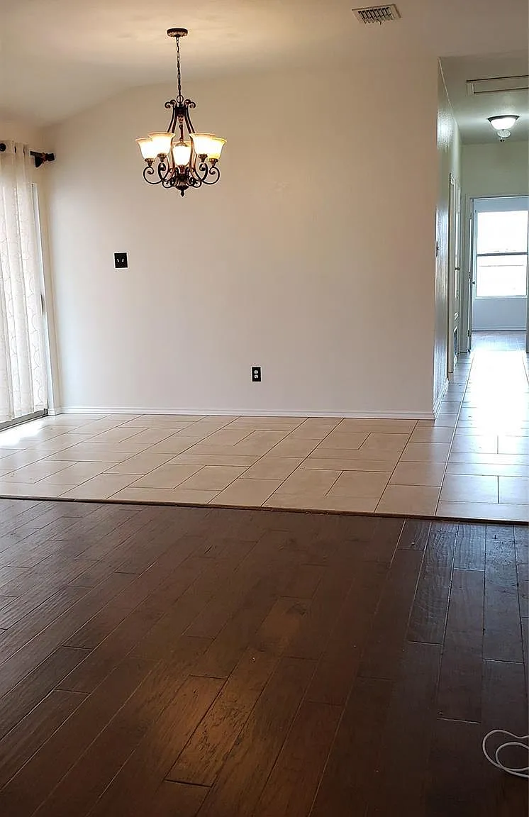 3 bed, 1549 sqft, $1,899 — Photo 2