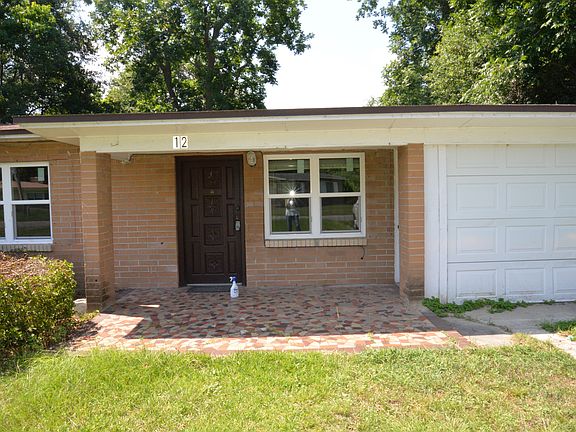2nd image of 12 Ivanhoe Dr