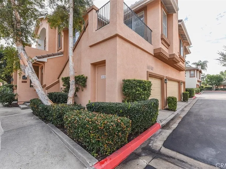 3400 Ladrillo Aisle — Photo 34