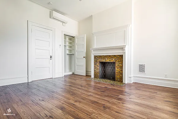 Rented by Dixon Advisory USA Inc. | media 36