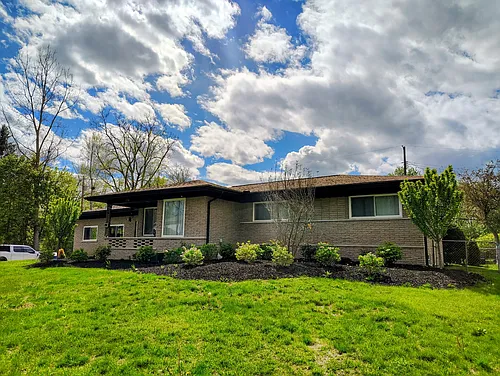 174 Pleasant Lake Dr Photo 1