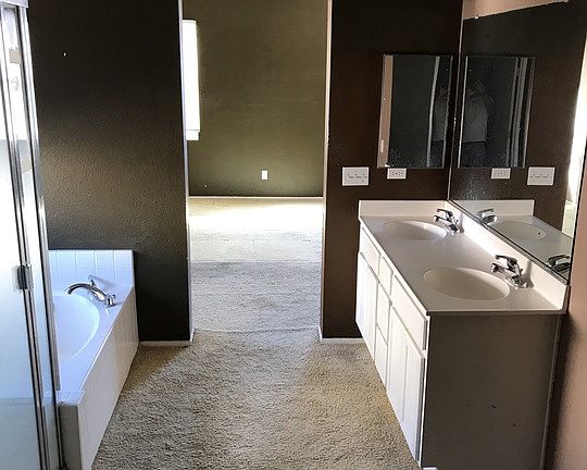 3rd image of 41368 Montcalm Ct