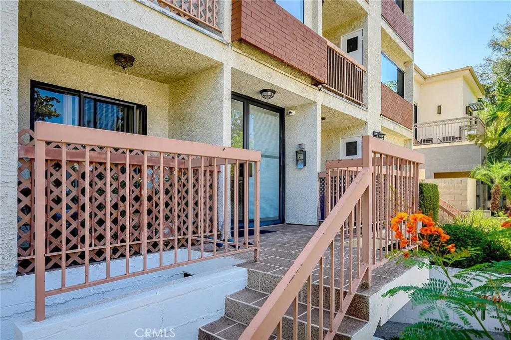 2 bed, 1003 sqft, $2,750 — Photo 3