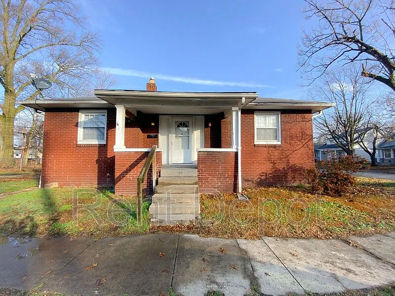 1020 E Cherry St photo 1