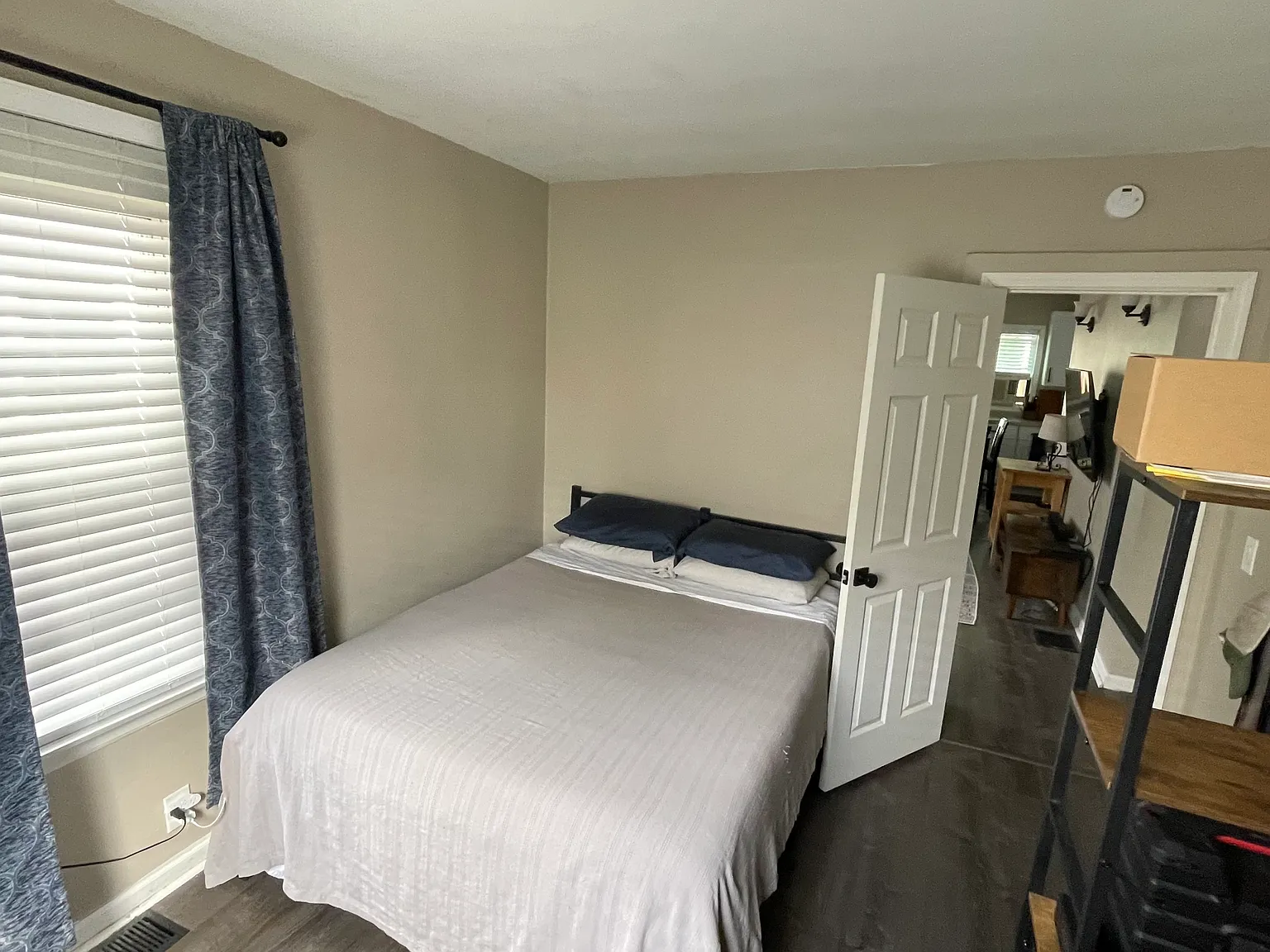 1 bed, 950 sqft, $1,100 — Photo 2