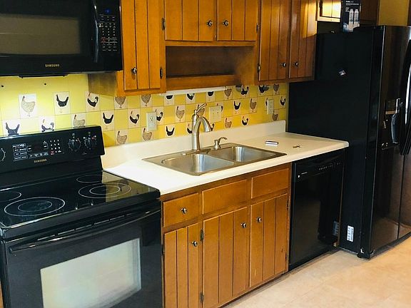 4th image of 1072 Palmerton Dr