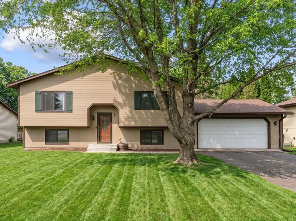 1700 Pioneer Ln, White Bear Township, MN 55110