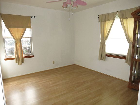 Bedroom #1
