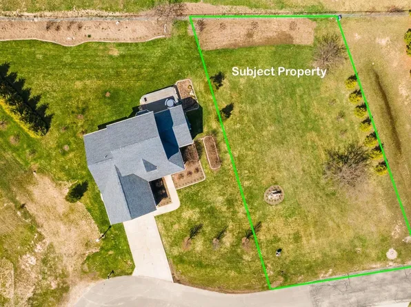 Applewood Dr Unit 17, Charlevoix, MI 49720
