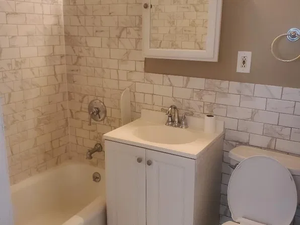 1107 Washington Blvd APT 1W, Oak Park, IL 60302