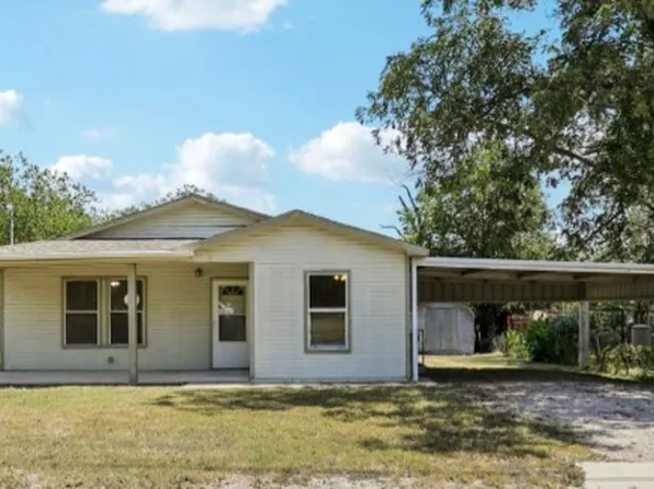 502 N Travis St, Comanche, TX 76442