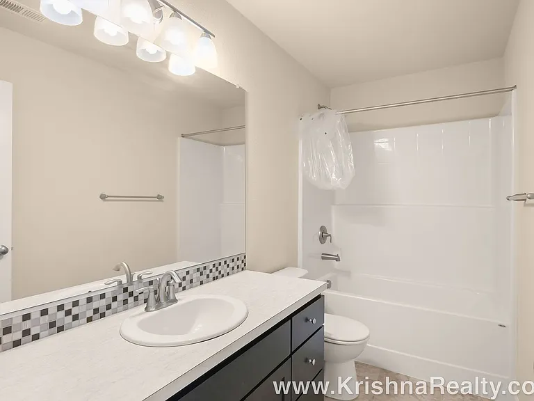 7443 NW 164th Ave — Photo 13