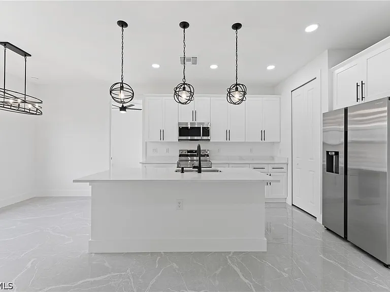 910 Atherton Ave — Photo 22