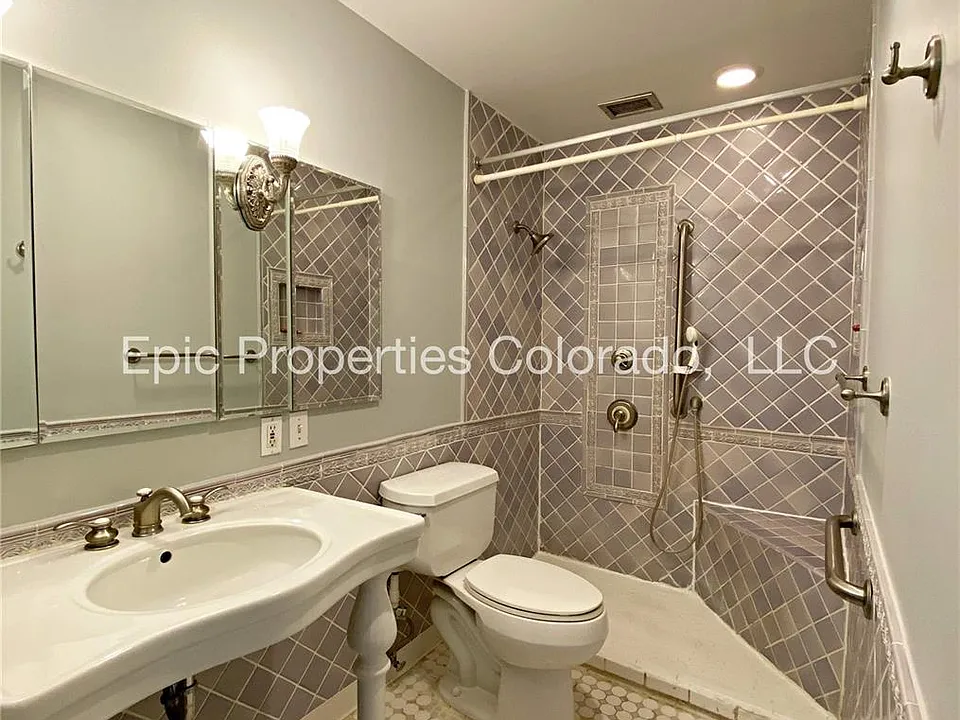 3124 S Wheeling Way #402