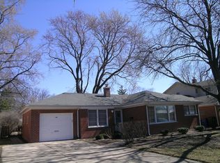 155 Cambridge Rd, Des Plaines, IL 60016