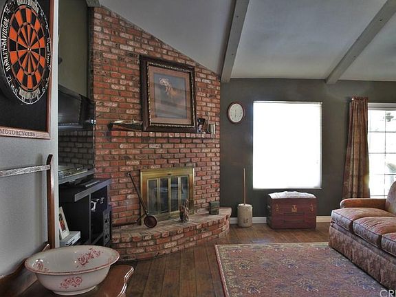 4th image of 32050 41st St W