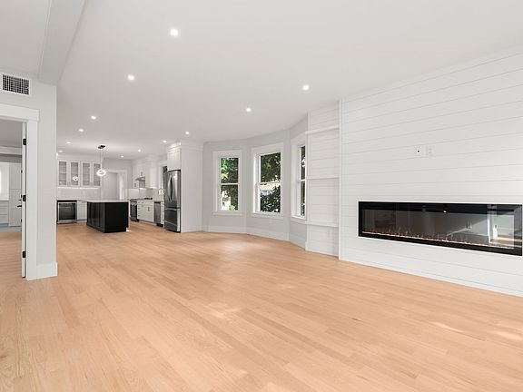 5th image of 164 Church St #164