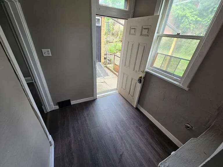 515 Boggston Ave — Photo 8