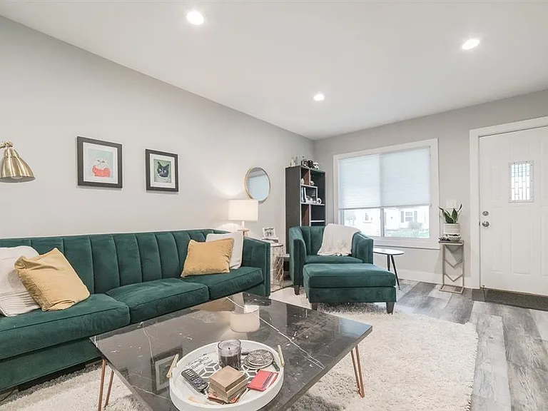 510 E Oakridge St — Photo 6