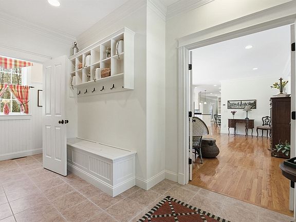 5th image of 16 Hawthorn Rd