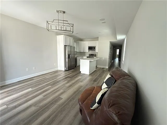 2652 Banks St — Photo 4