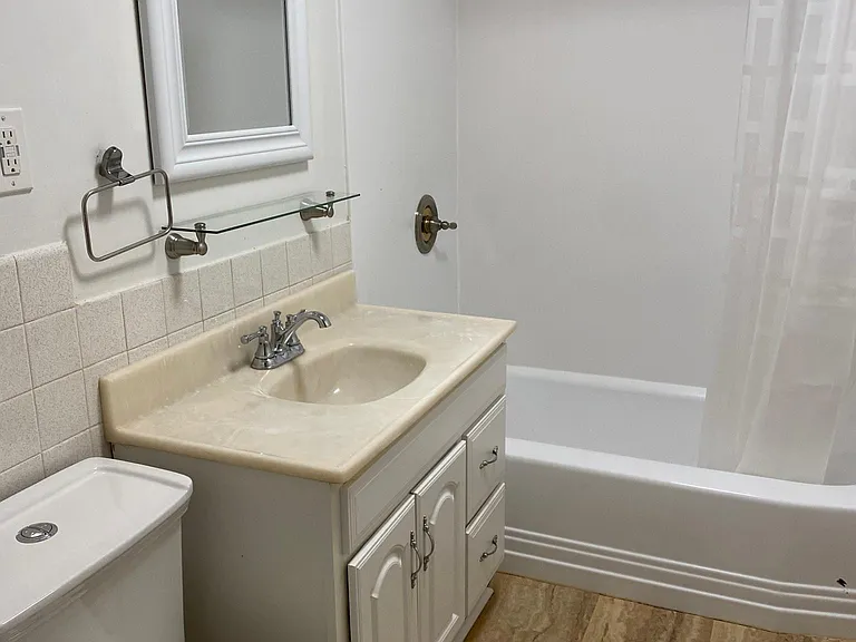 714 Summerlea St #5 — Photo 6