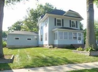 1411 6th Ave, De Witt, IA 52742