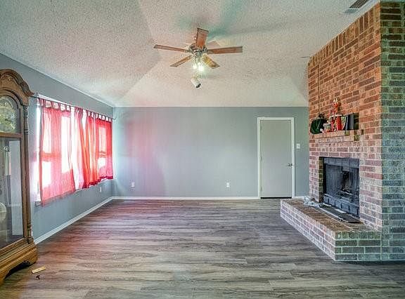 5th image of 525 Valley Mills Dr