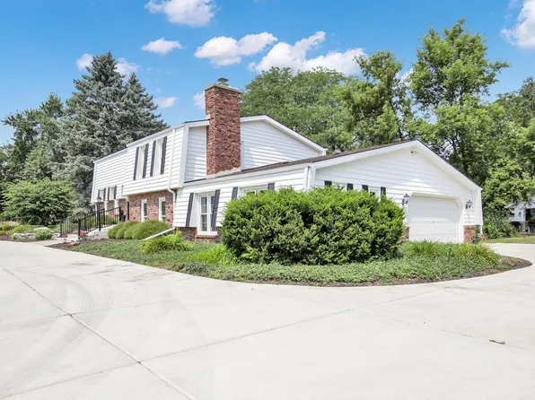 2550 Coach House DRIVE, Brookfield, WI 53045