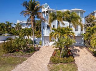 130 50th St, Holmes Beach, FL 34217