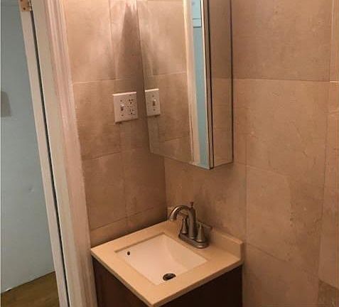 5th image of 548 W 50th St #C1re